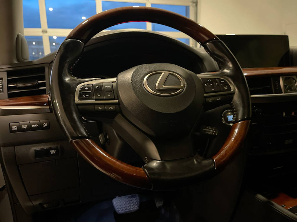 Thumbnail: 2017 Lexus LX - 2