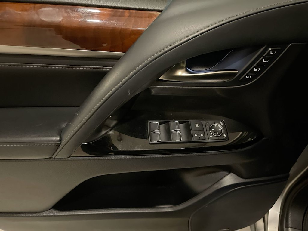 Thumbnail: 2017 Lexus LX - 23