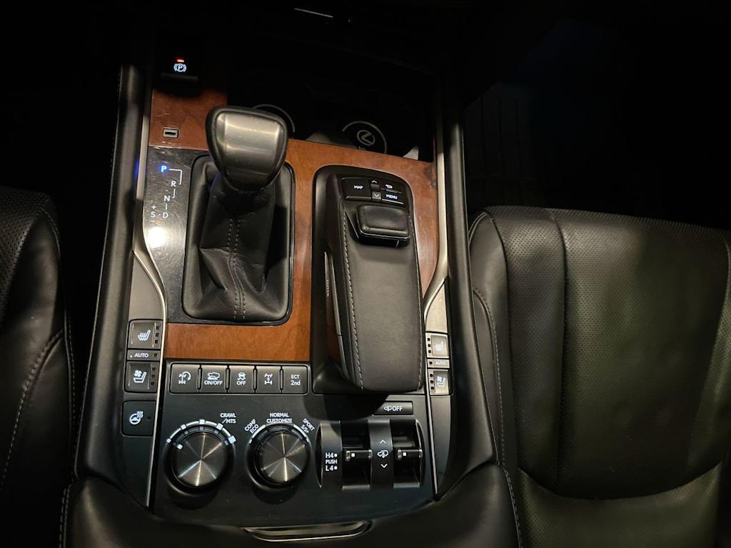 Thumbnail: 2017 Lexus LX - 12