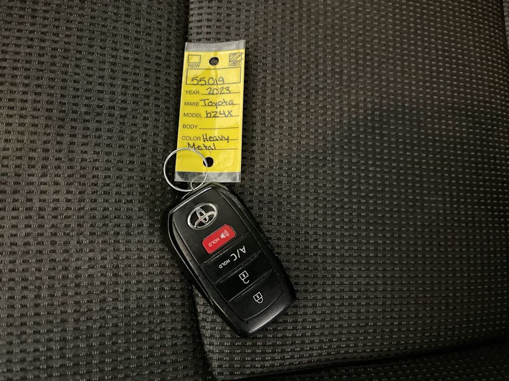 Thumbnail: 2023 Toyota bZ4X - 14