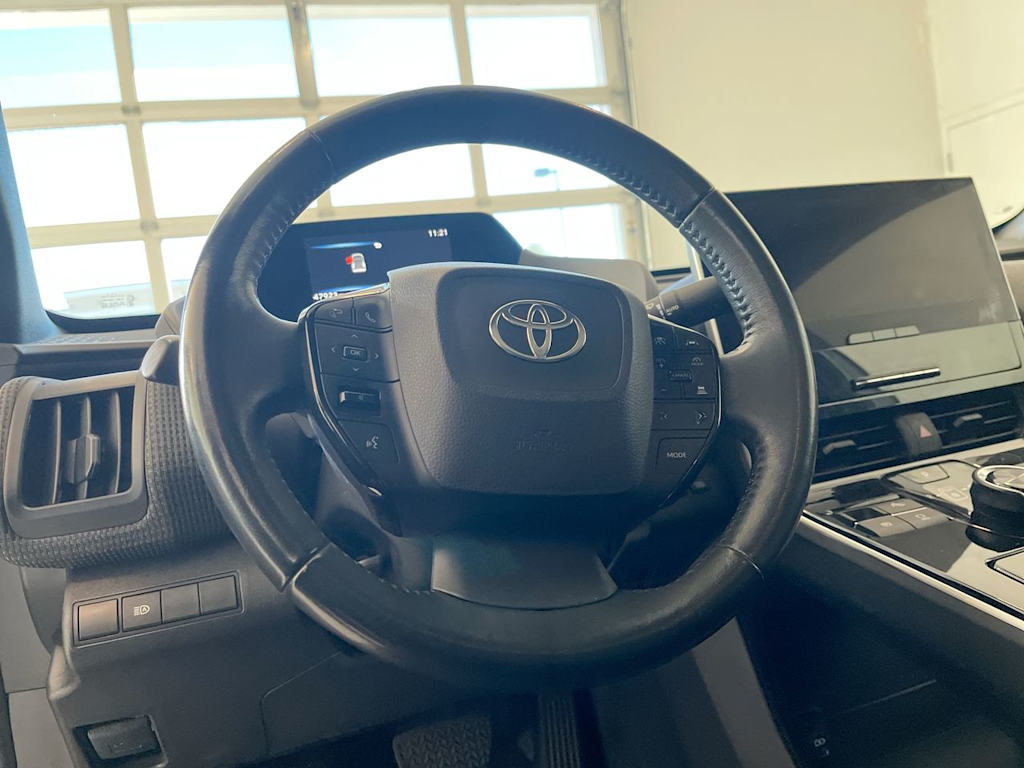 Thumbnail: 2023 Toyota bZ4X - 2