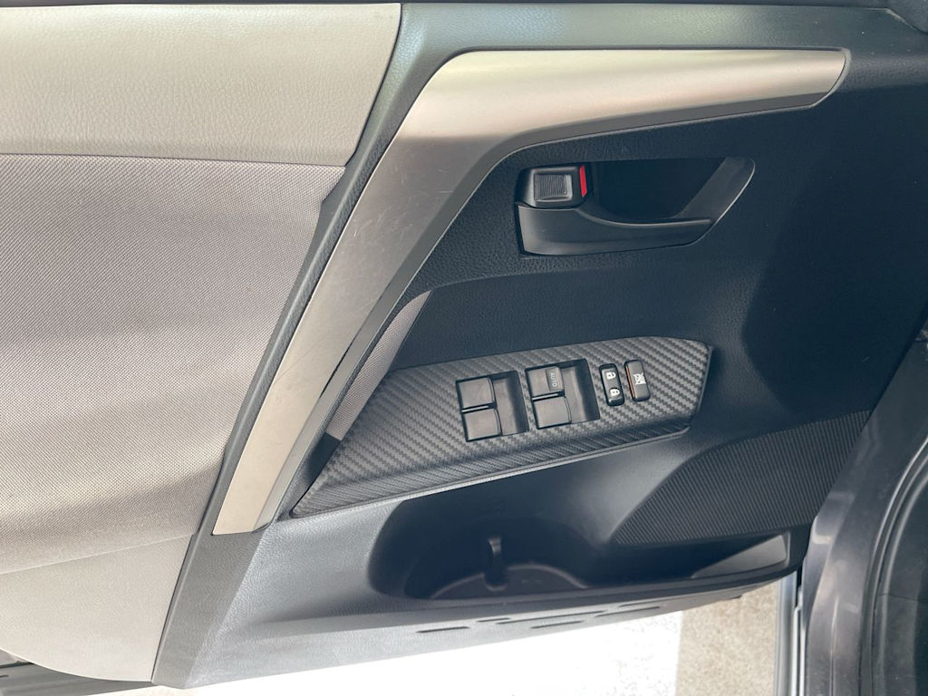 Thumbnail: 2013 Toyota RAV4 - 22