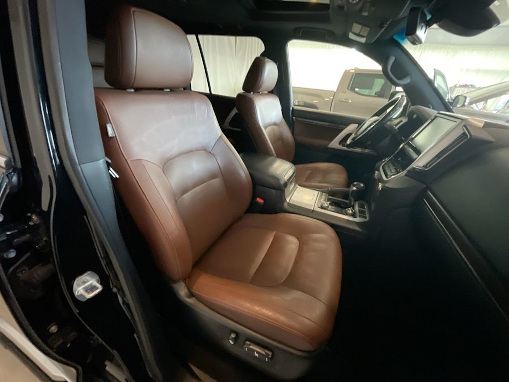 Thumbnail: 2021 Toyota Land Cruiser - 10