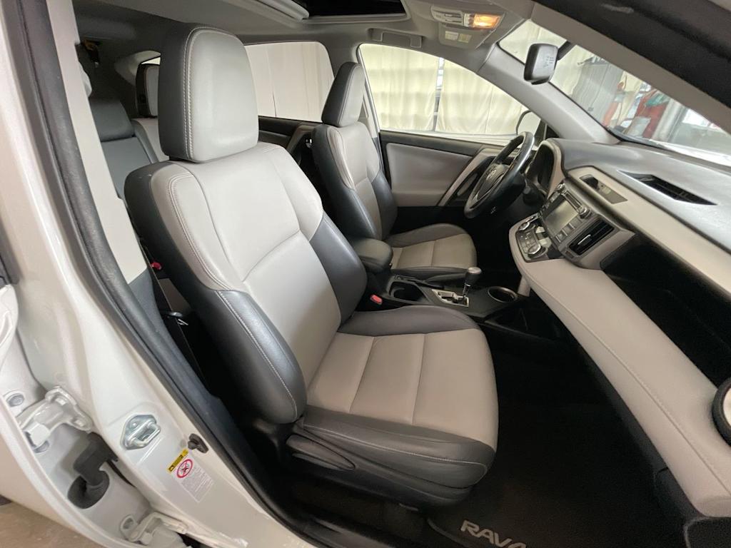 Thumbnail: 2015 Toyota RAV4 - 10