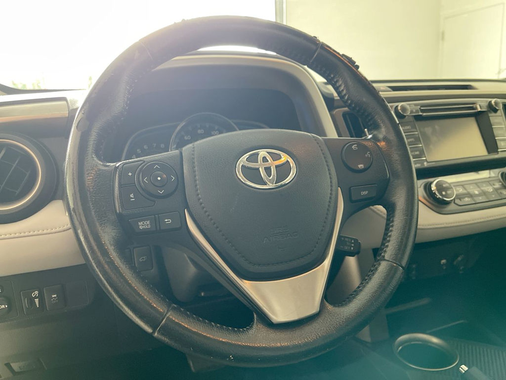 Thumbnail: 2015 Toyota RAV4 - 2