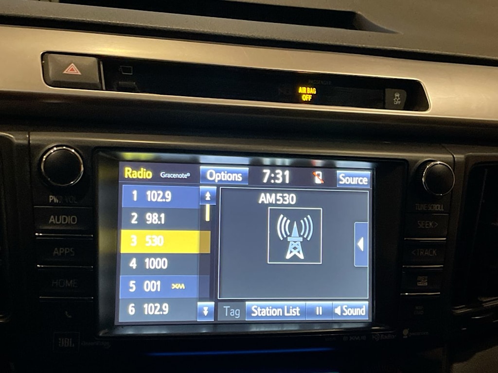 Thumbnail: 2016 Toyota RAV4 - 11