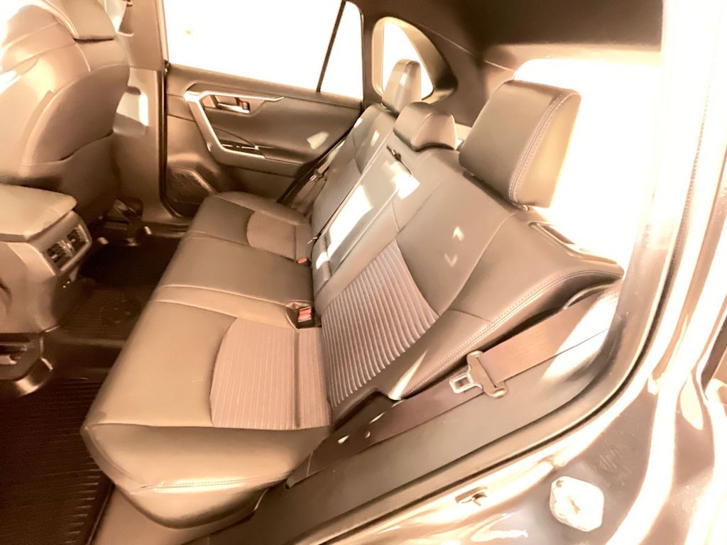 Thumbnail: 2022 Toyota RAV4 - 11