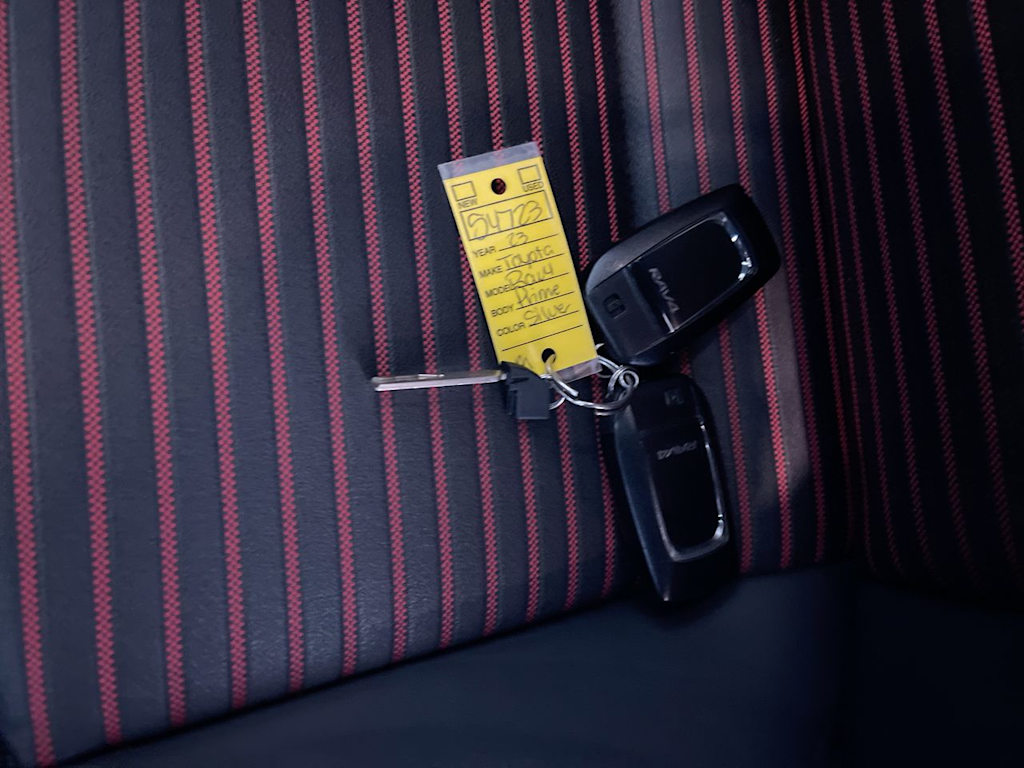 Thumbnail: 2023 Toyota RAV4 - 16