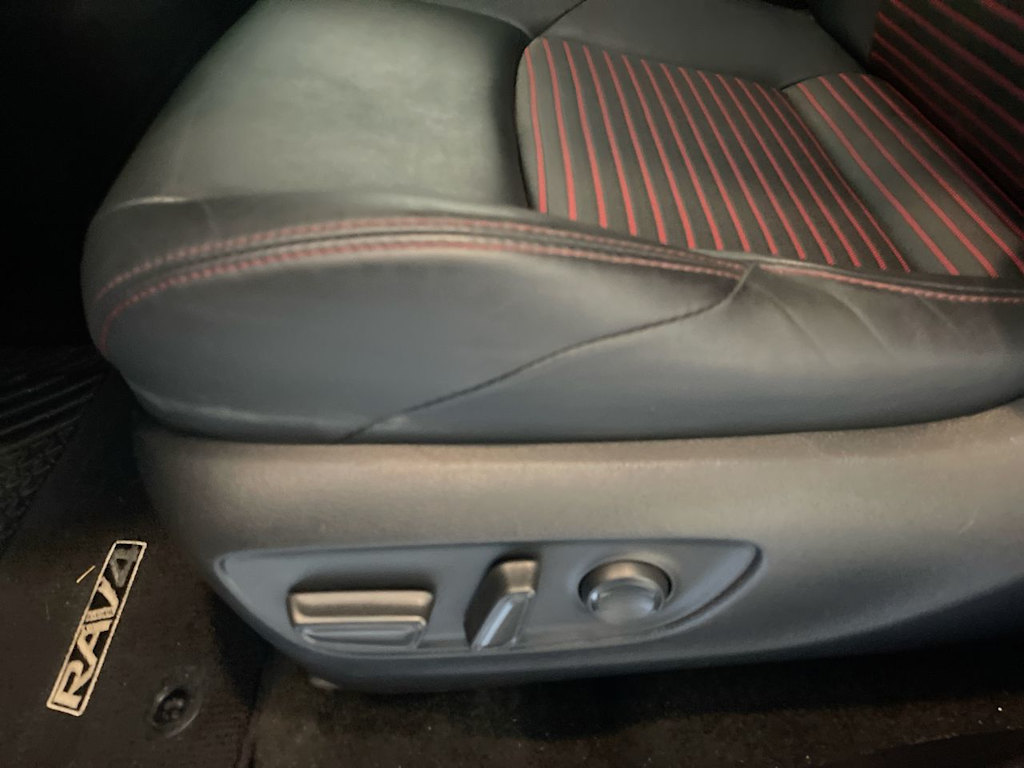 Thumbnail: 2023 Toyota RAV4 - 21