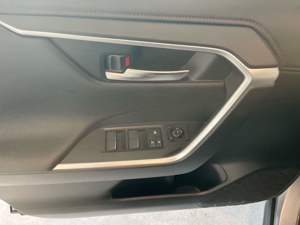 Thumbnail: 2023 Toyota RAV4 - 22