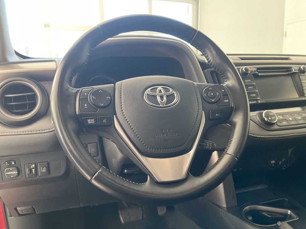 Thumbnail: 2017 Toyota RAV4 - 2