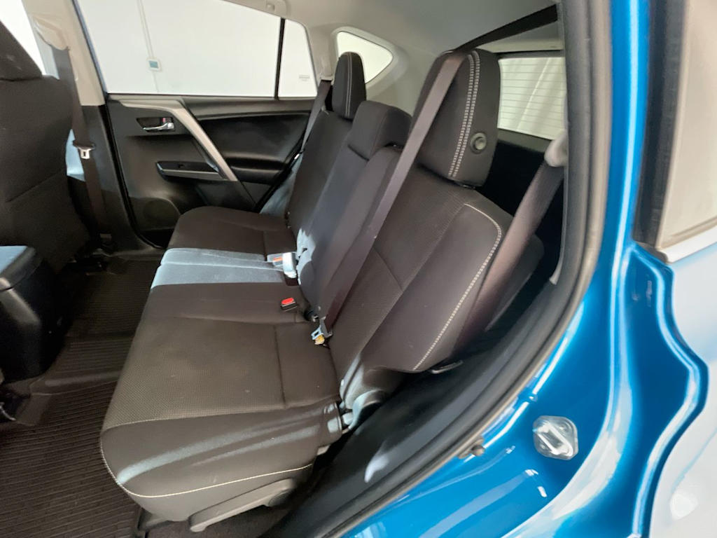 Thumbnail: 2017 Toyota RAV4 - 27