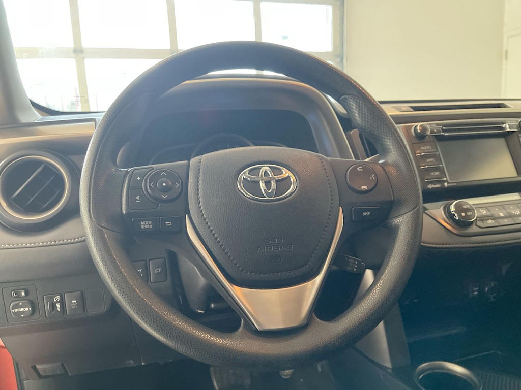 Thumbnail: 2015 Toyota RAV4 - 2