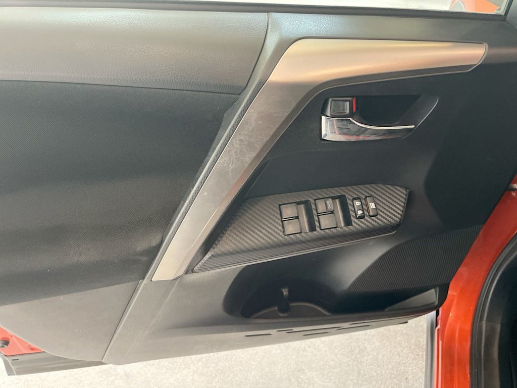 Thumbnail: 2015 Toyota RAV4 - 23