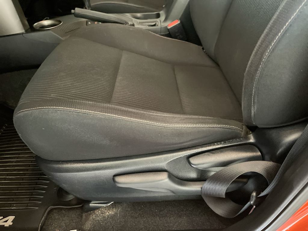 Thumbnail: 2015 Toyota RAV4 - 22