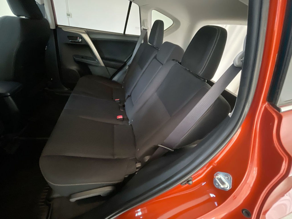 Thumbnail: 2015 Toyota RAV4 - 11