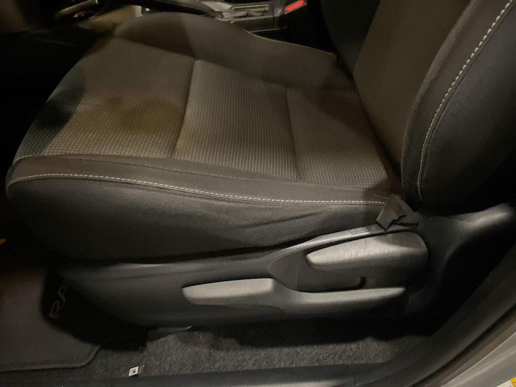 Thumbnail: 2018 Toyota RAV4 - 22