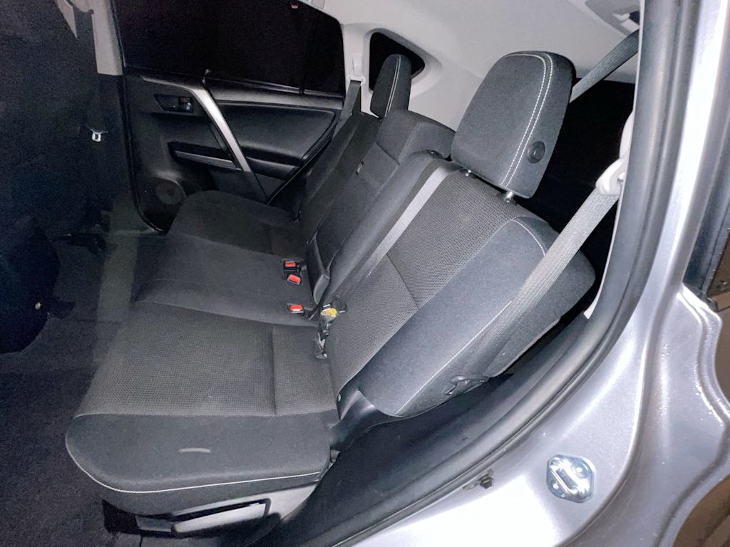 Thumbnail: 2018 Toyota RAV4 - 12