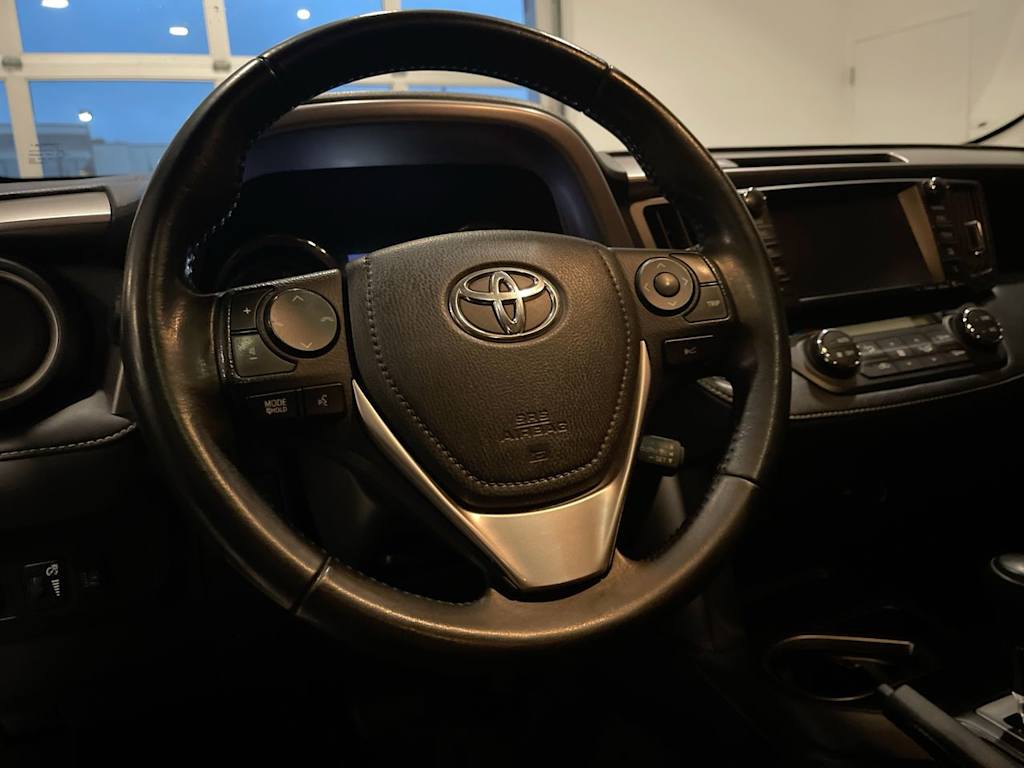 Thumbnail: 2018 Toyota RAV4 - 2