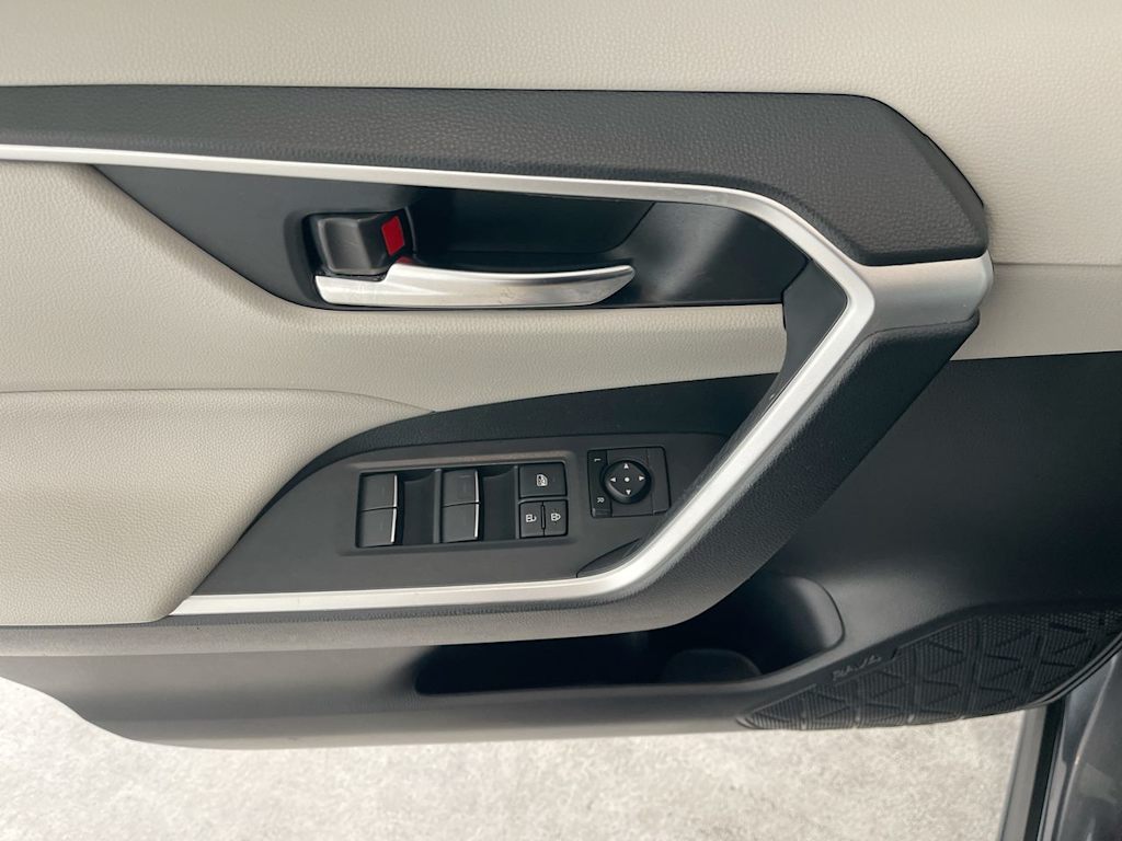 Thumbnail: 2023 Toyota RAV4 - 23