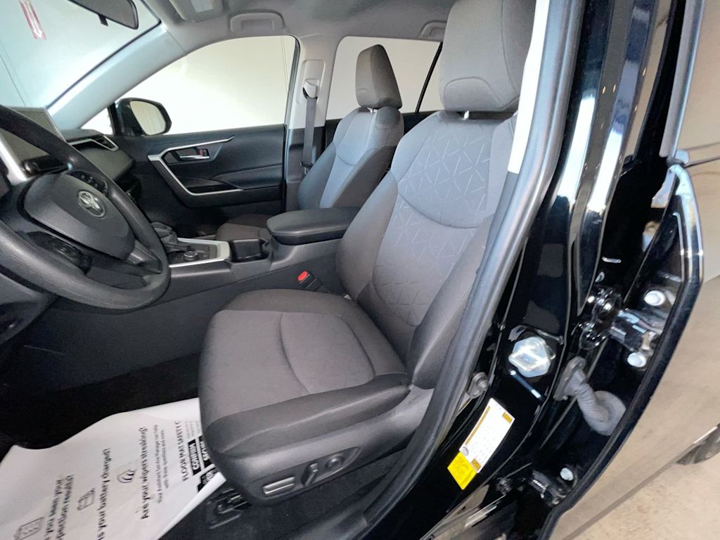 Thumbnail: 2025 Toyota RAV4 - 8