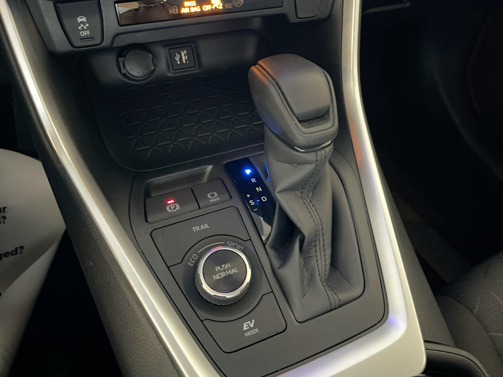 Thumbnail: 2025 Toyota RAV4 - 12