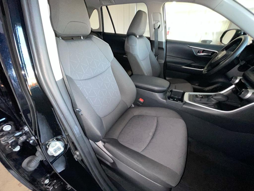 Thumbnail: 2025 Toyota RAV4 - 27