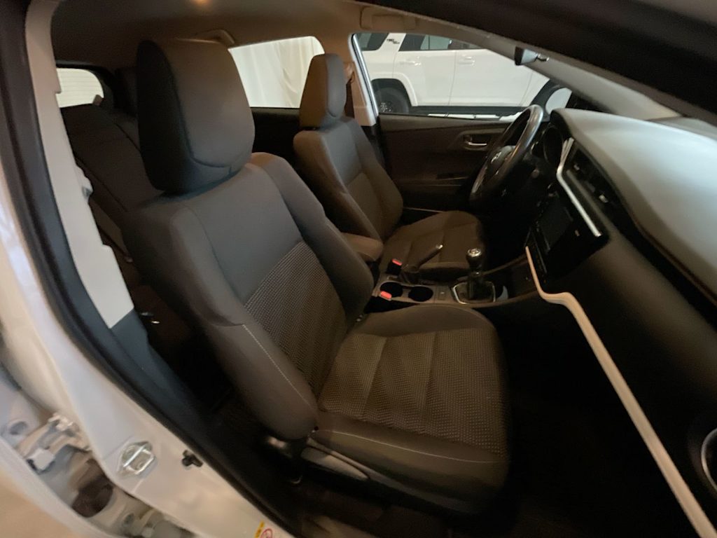 Thumbnail: 2018 Toyota Corolla iM - 11