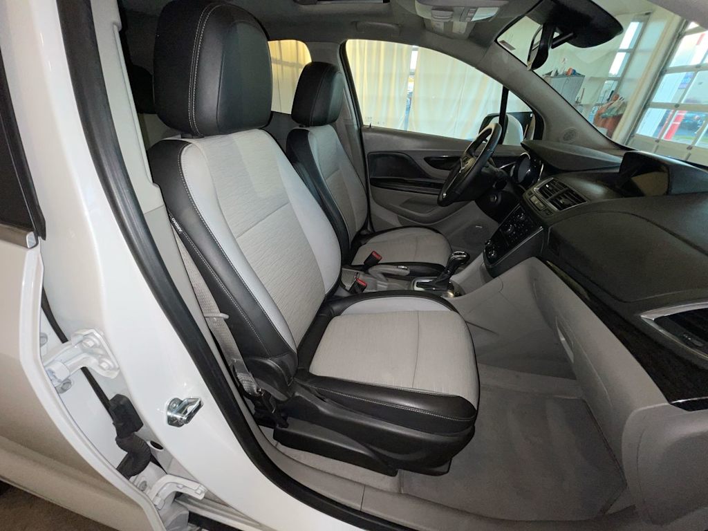 Thumbnail: 2016 Buick Encore - 11