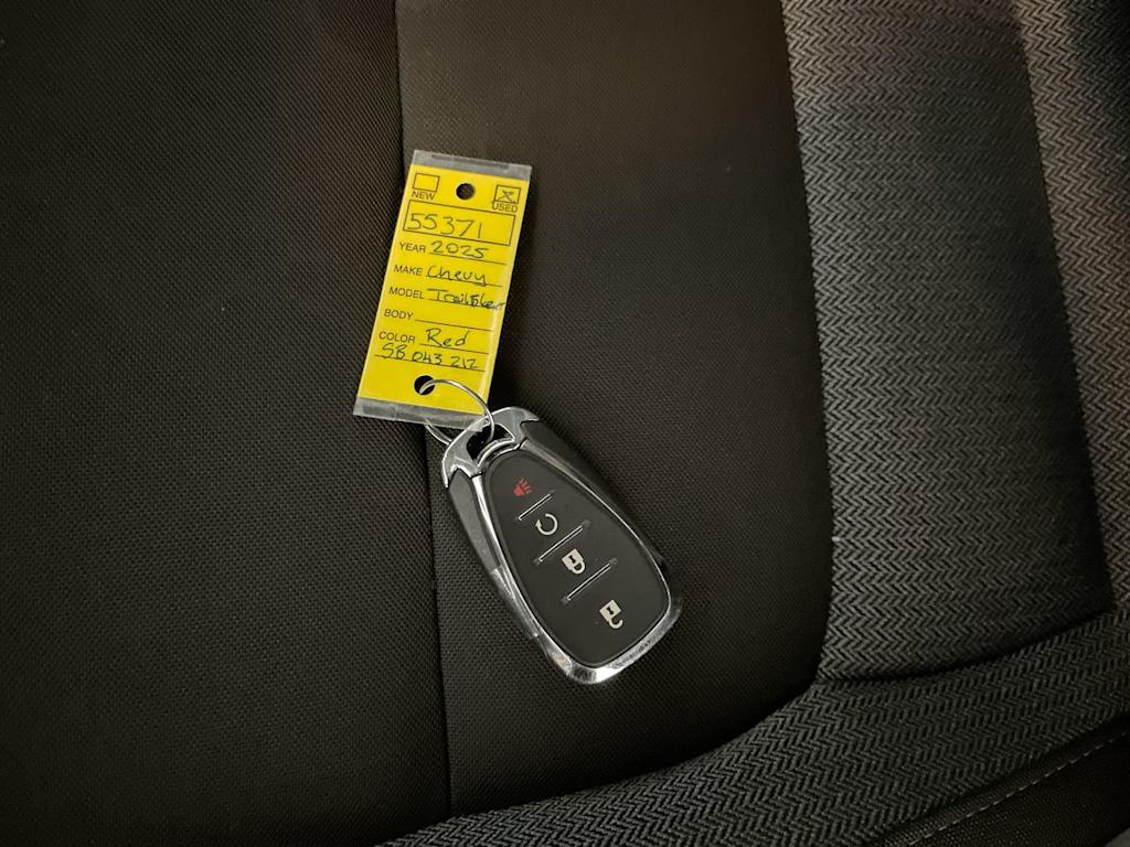 Thumbnail: 2025 Chevrolet TrailBlazer - 15