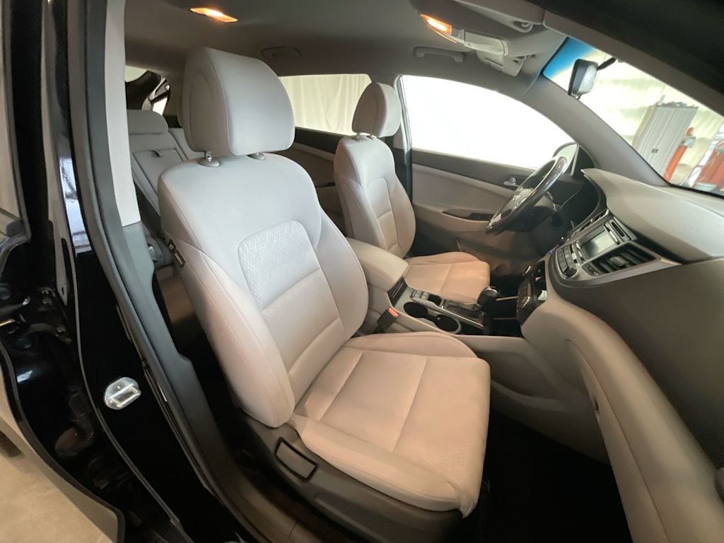 Thumbnail: 2017 Hyundai Tucson - 11