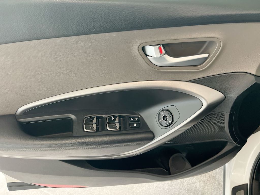 Thumbnail: 2013 Hyundai Santa Fe - 23