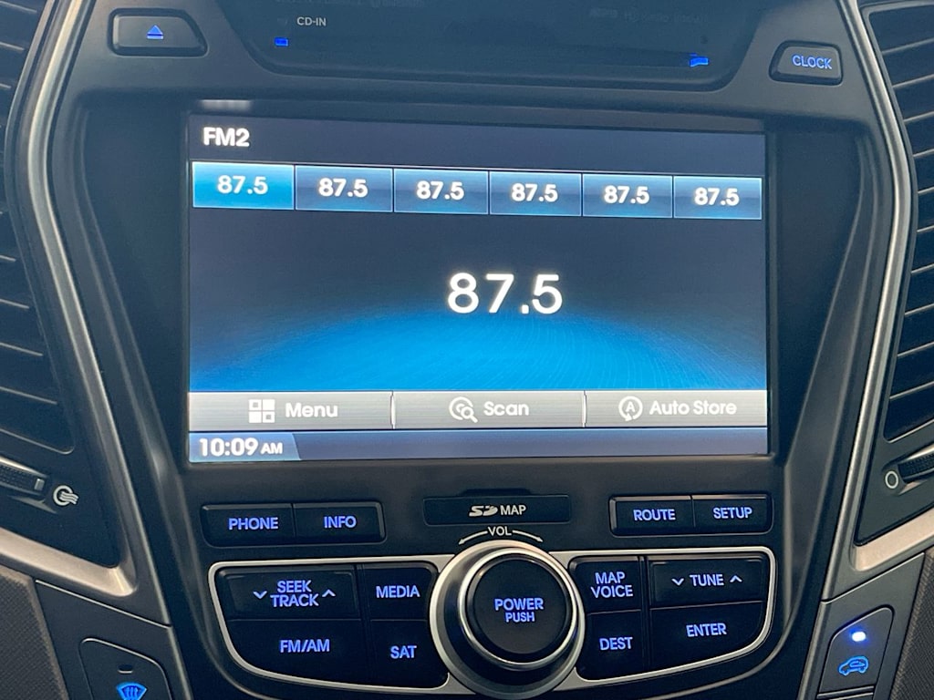 Thumbnail: 2013 Hyundai Santa Fe - 12