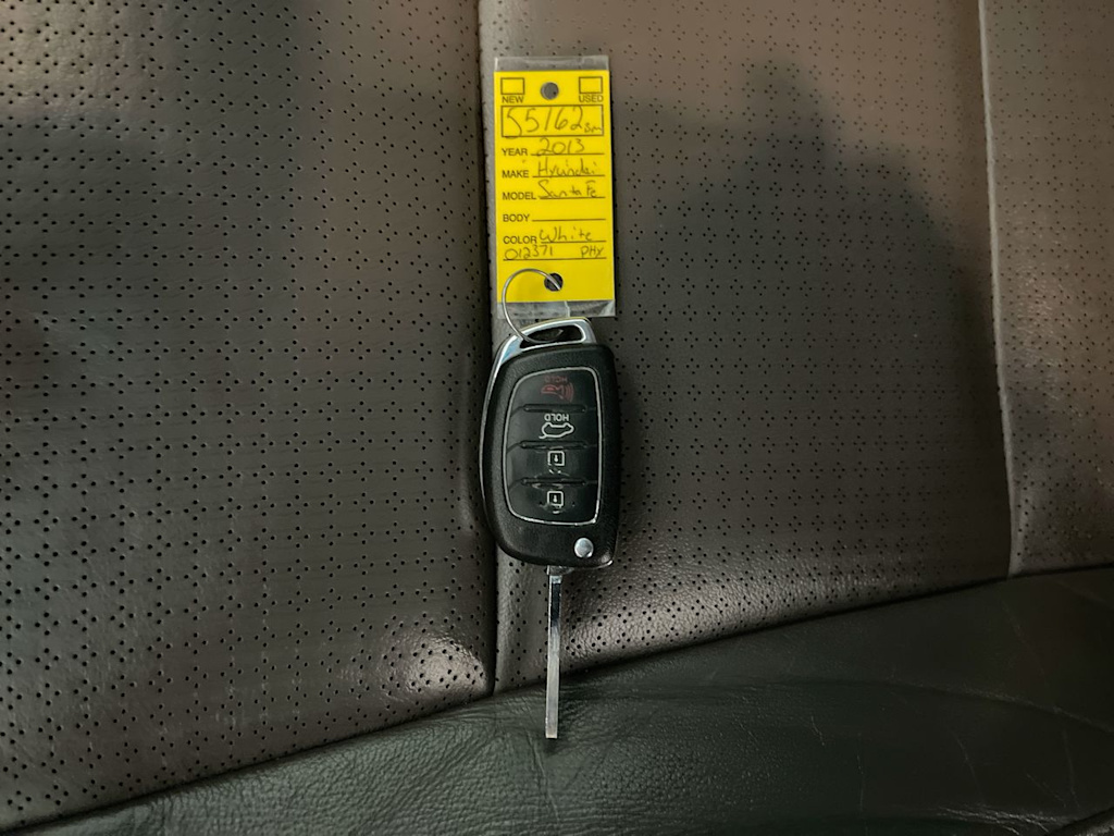 Thumbnail: 2013 Hyundai Santa Fe - 16