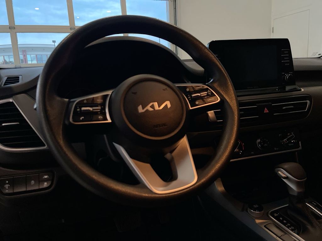 Thumbnail: 2023 Kia Seltos - 2