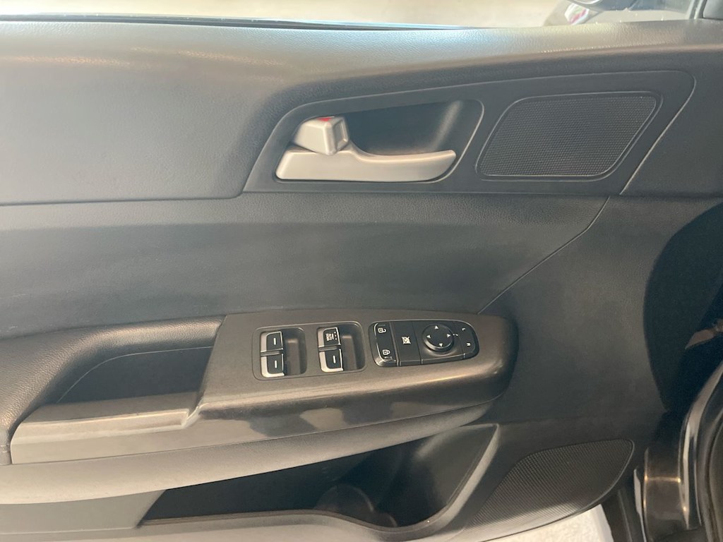 Thumbnail: 2020 Kia Sportage - 21
