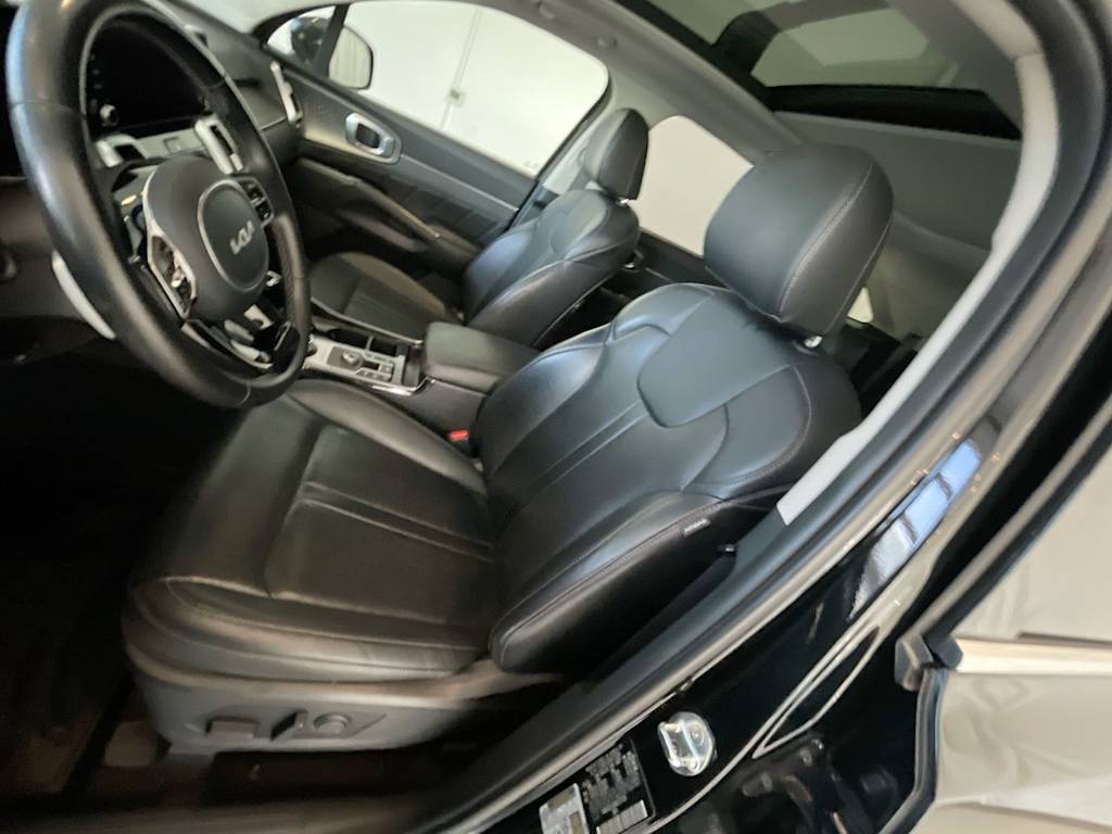 Thumbnail: 2022 Kia Sorento - 9