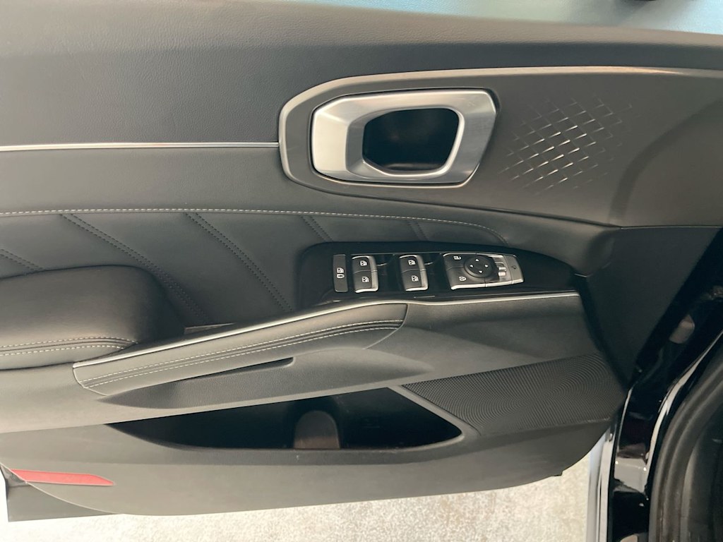 Thumbnail: 2022 Kia Sorento - 23