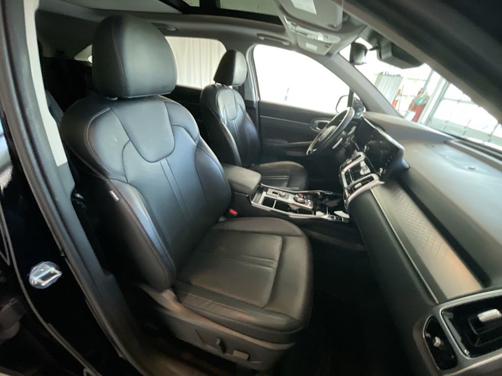 Thumbnail: 2022 Kia Sorento - 10