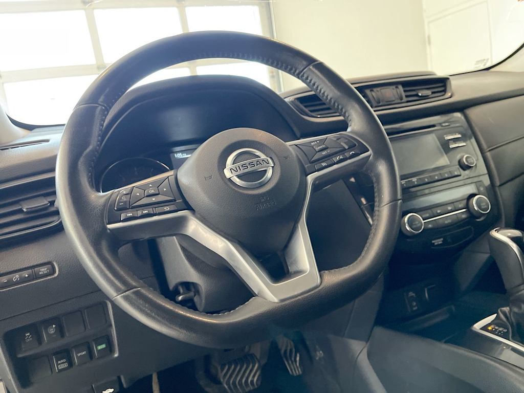 Thumbnail: 2017 Nissan Rogue - 2