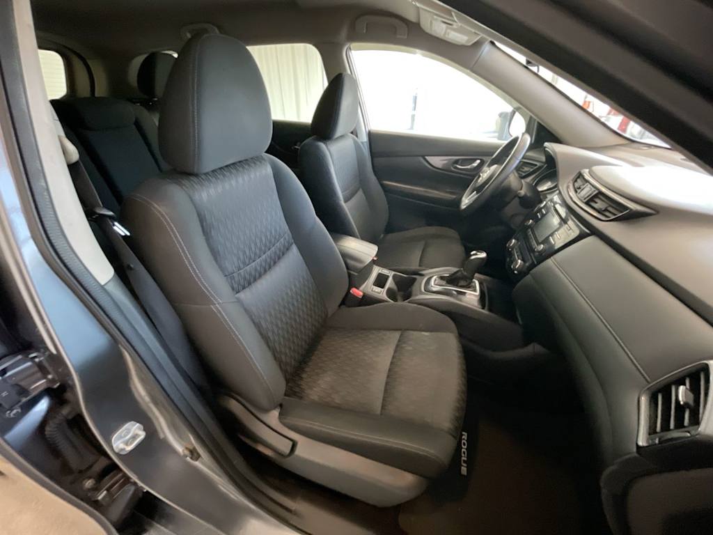 Thumbnail: 2017 Nissan Rogue - 10