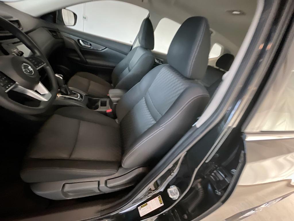 Thumbnail: 2017 Nissan Rogue - 9