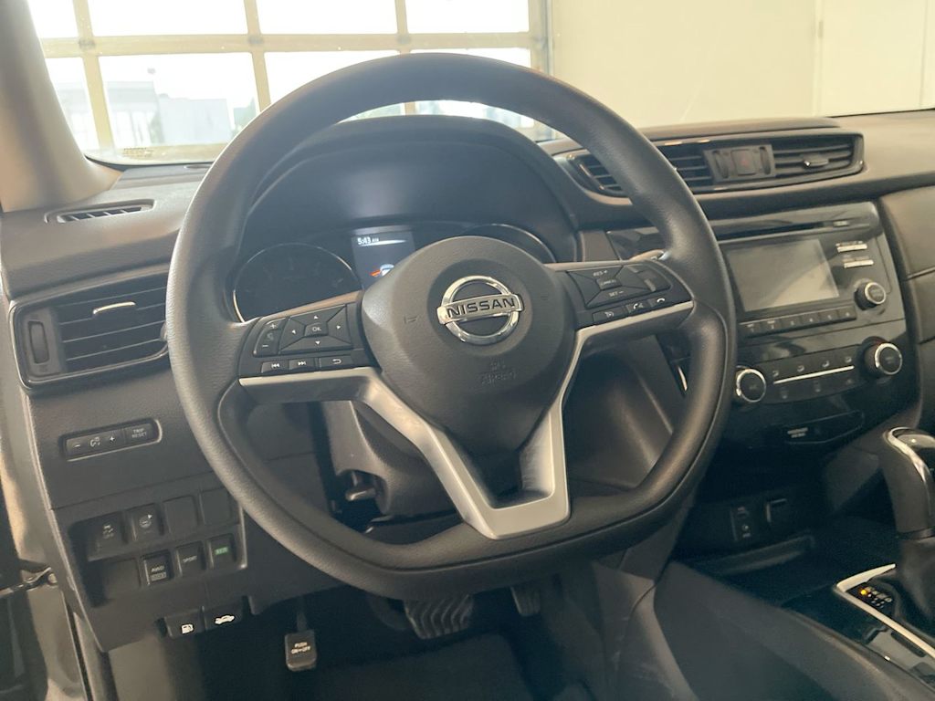 Thumbnail: 2017 Nissan Rogue - 2