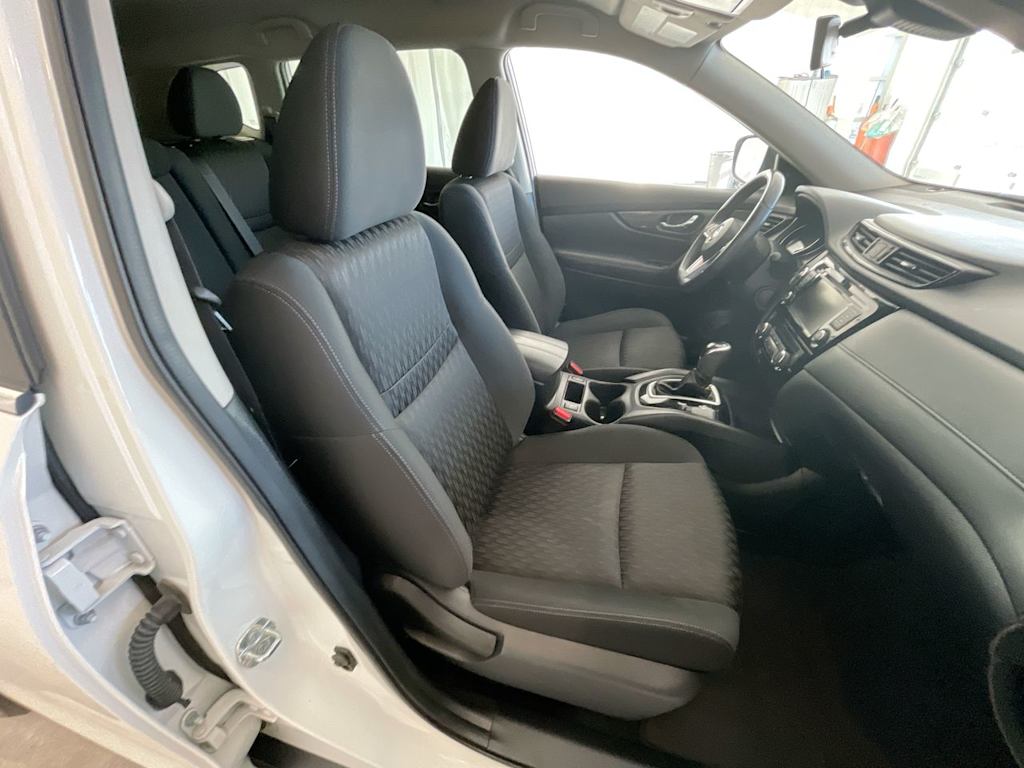 Thumbnail: 2019 Nissan Rogue - 10