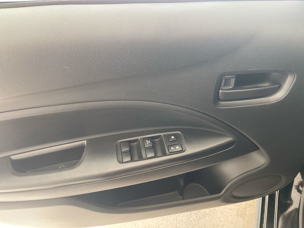 2021 Mitsubishi Mirage ES 22