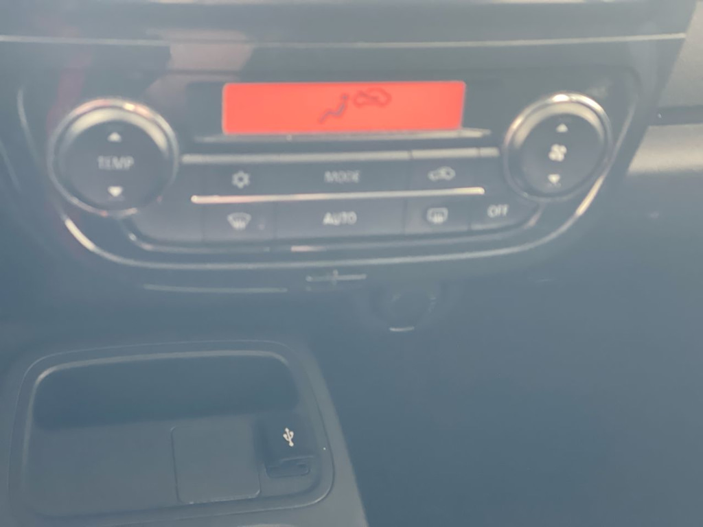 2021 Mitsubishi Mirage ES 24