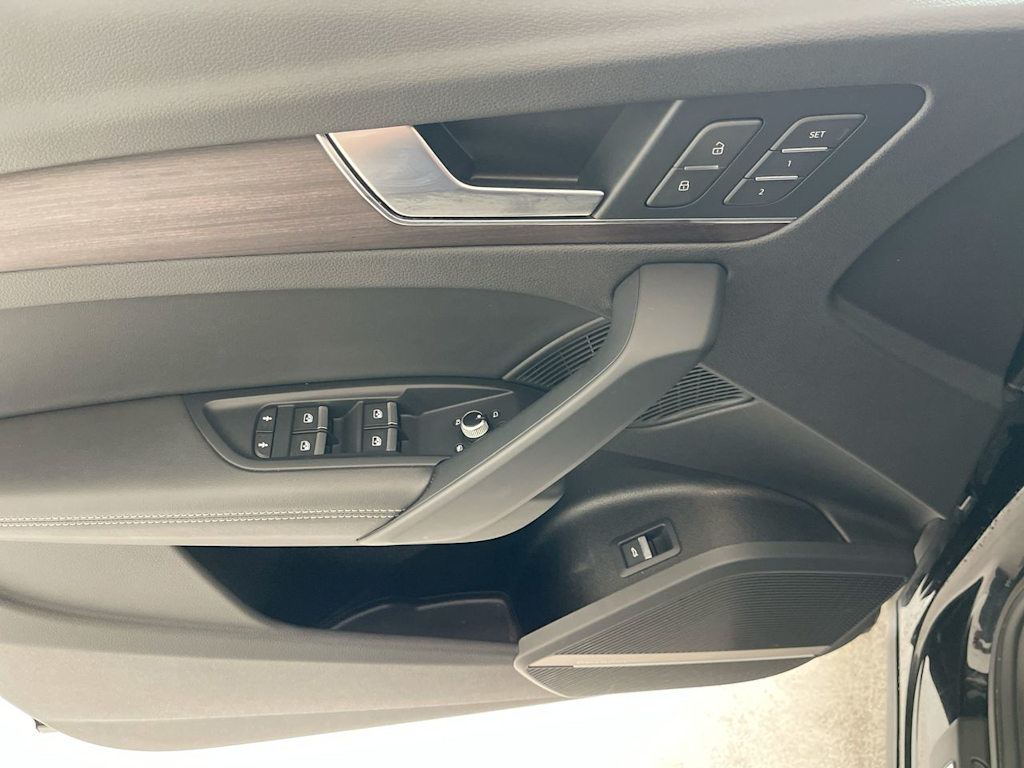 Thumbnail: 2021 Audi Q5 - 23