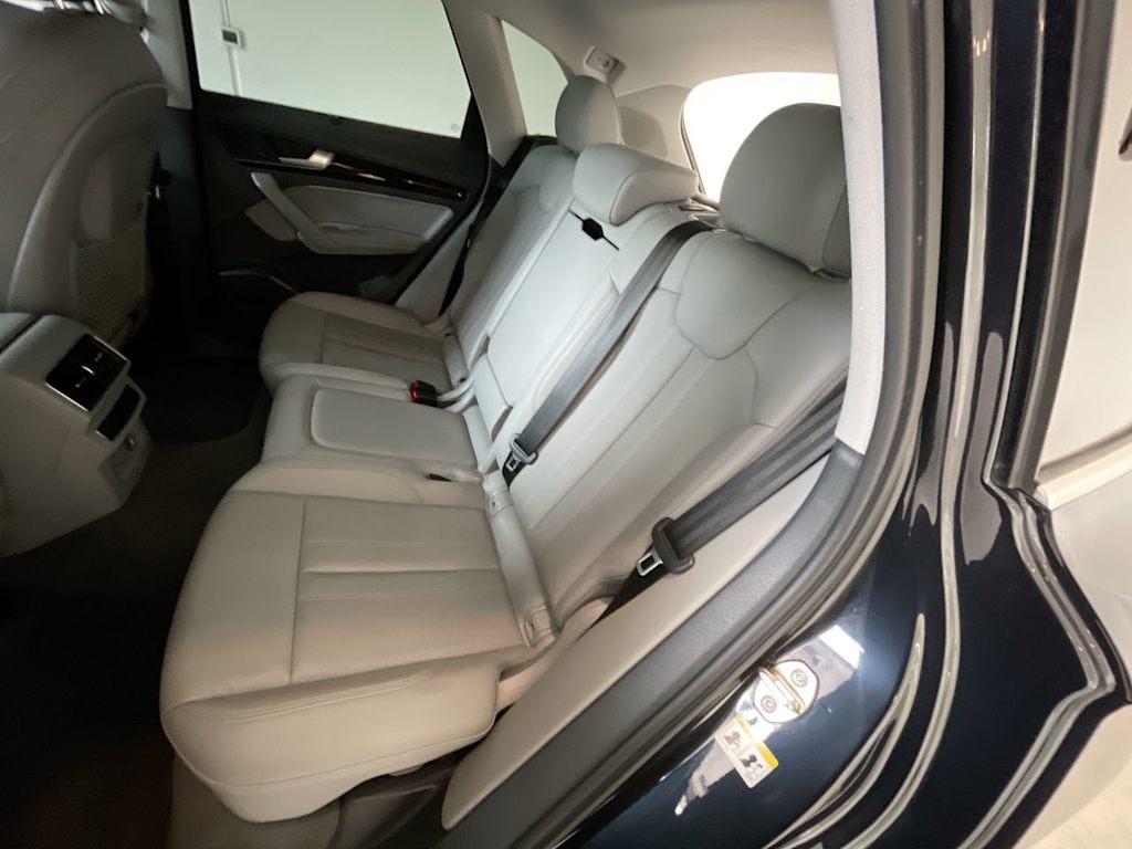 Thumbnail: 2019 Audi Q5 - 12
