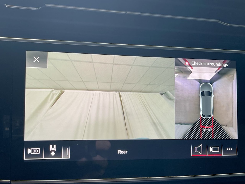 Thumbnail: 2020 Audi Q8 - 24