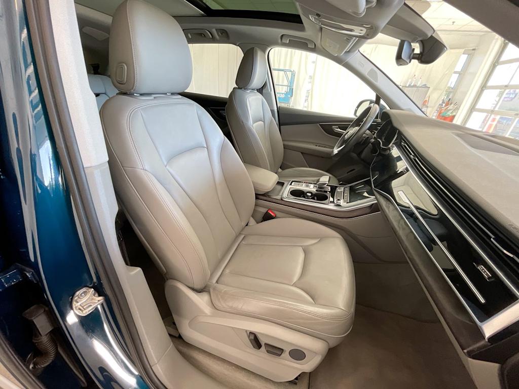 Thumbnail: 2021 Audi Q7 - 29